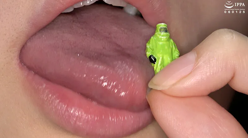 「【歯・口腔フェチ】新人女優牧河柚乃ちゃんの口内観察＆巨大女フェチ」牧河柚乃 サンプル画像 12