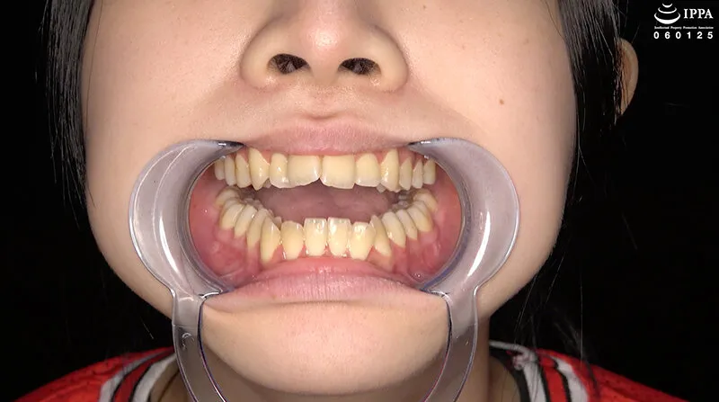 「【歯・口腔フェチ】新人女優牧河柚乃ちゃんの口内観察＆巨大女フェチ」牧河柚乃 サンプル画像 2