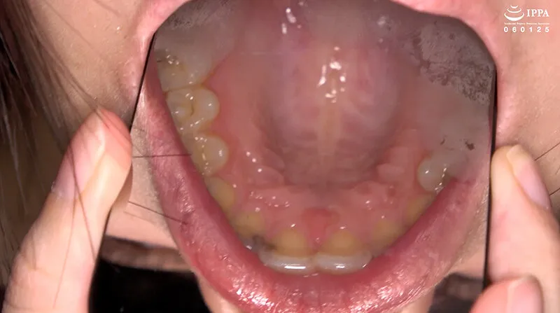 【激レア】「超貴重な口内・歯・のどちんこ観察＆小魚咀嚼巨大女プレイ！」甘井くるみ サンプル画像 6