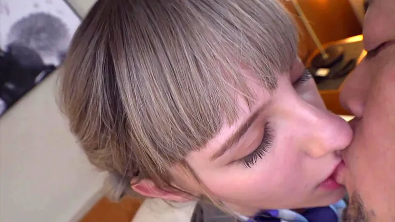 中年オヤジとスチュワーデス メロディー・雛・マークス サンプル画像 9