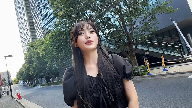 医療系のお仕事をしているスタイル抜群の巨乳ちゃん！突然のナンパにもついて来ちゃう超ノリノリガールのエロおっぱいに大興奮中出し サンプル画像 3