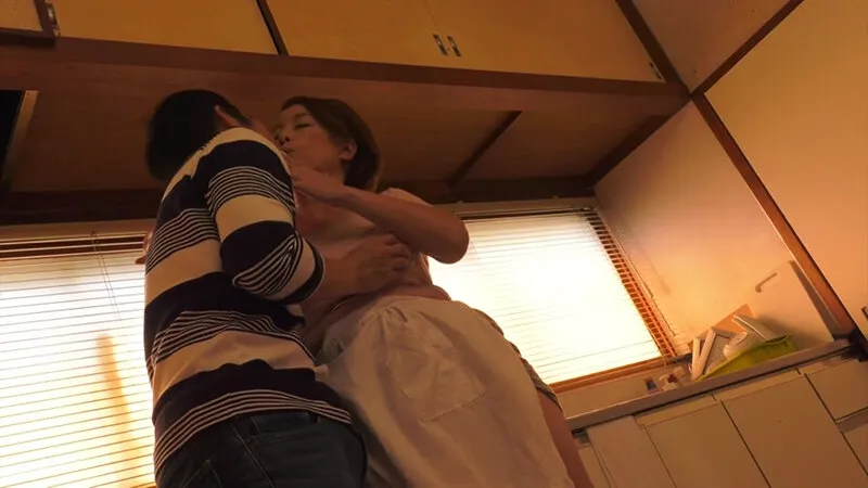 【肉垂れ巨乳】一つ屋根の下の性交 青井マリ 自慰と中出しとフェラ編 サンプル画像 9