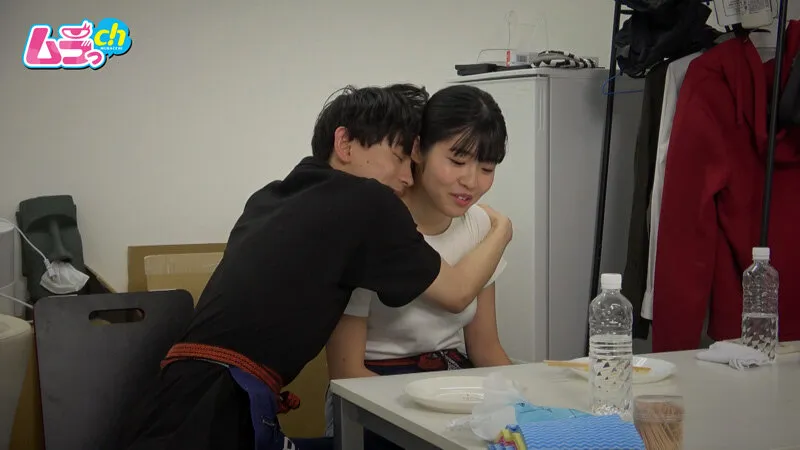 カップル部屋REC 最近ご無沙汰してた大好きな彼氏と休憩時間が被ったら…誰か来るかもしれないのにお股びしょ濡れにして我慢できずにバイト先でヤっちゃうむっつりスケベ女子大生 サンプル画像 2