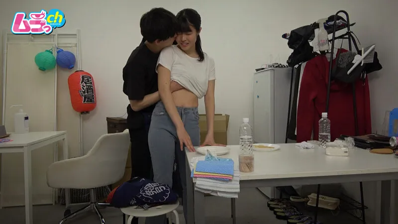 カップル部屋REC 最近ご無沙汰してた大好きな彼氏と休憩時間が被ったら…誰か来るかもしれないのにお股びしょ濡れにして我慢できずにバイト先でヤっちゃうむっつりスケベ女子大生 サンプル画像 7