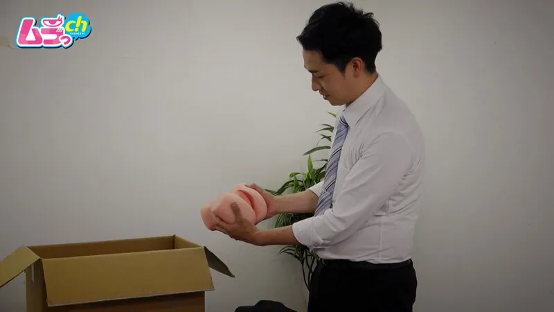 ニンゲン観察 業務中にエロいことするのは当然！？アダルトグッズメーカーに転職したら、試作品テストと称して自社開発のオモチャで女上司に弄ばれてしまいました。 サンプル画像 3