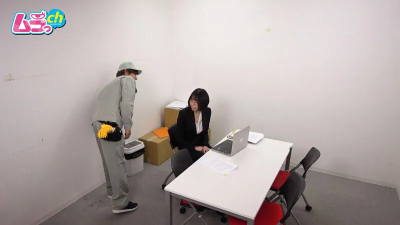 ニンゲン観察 清掃員は見た！！こっそり会議室でひとり遠隔バイブでオナニーするド変態OLはアクシデントチ●ポを夢見ていたに違いないのでお望み通り無理矢理ブチ込んであげました。 サンプル画像 3