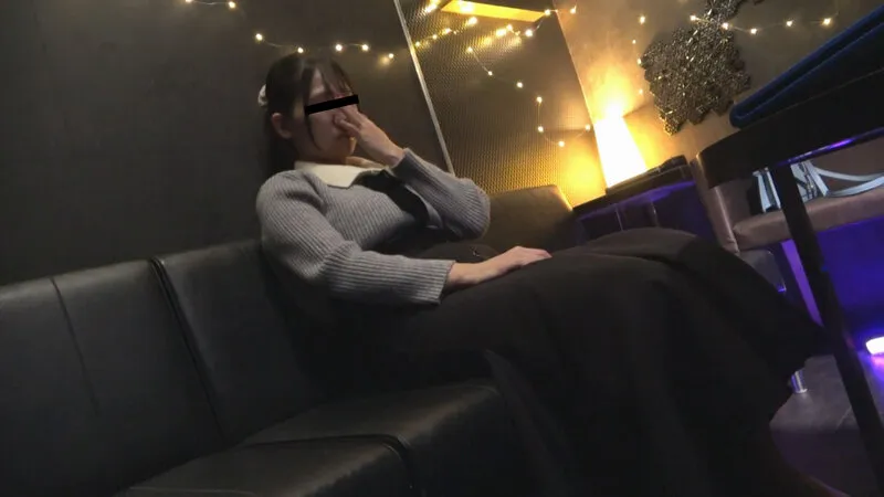 ヒトカラ人妻 白昼のカラオケBOX意識混沌性交 サンプル画像 1