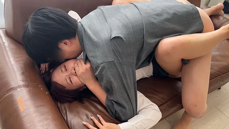 モデルルーム 追いまわし● 絶対に逃がさない！超絶高速ピストンで勃起しなくなるまで無制限生中出し！！ サンプル画像 4