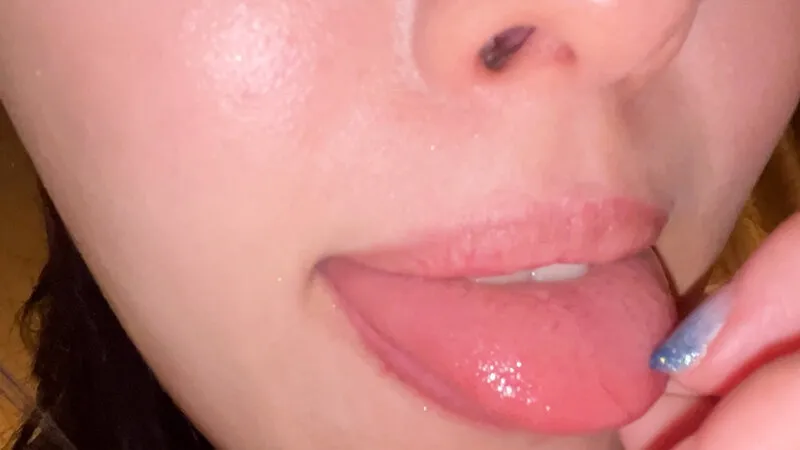 実況しながら鼻を辱めるドSお姉さんがM男に濃厚鼻フェラ サンプル画像 19