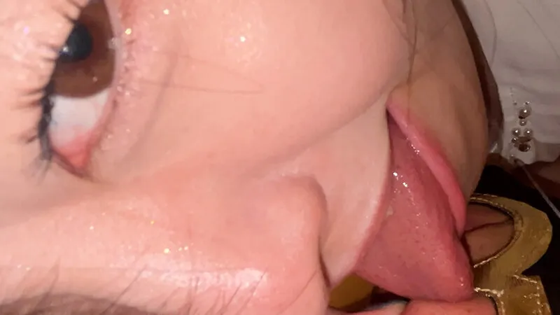 実況しながら鼻を辱めるドSお姉さんがM男に濃厚鼻フェラ サンプル画像 3