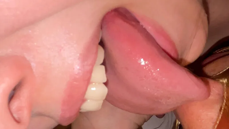 実況しながら鼻を辱めるドSお姉さんがM男に濃厚鼻フェラ サンプル画像 4