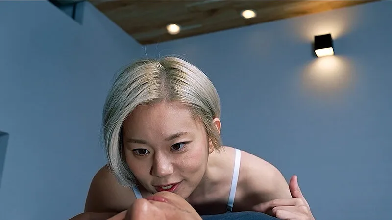 腰振りながら鼻フェラしちゃうドエロギャルがM男に濃厚鼻フェラ サンプル画像 6