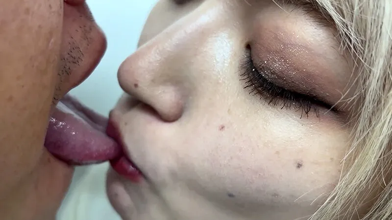 M男が街中で女性に声をかけてキスさせてもらう 美容部員 はるのちゃん サンプル画像 12