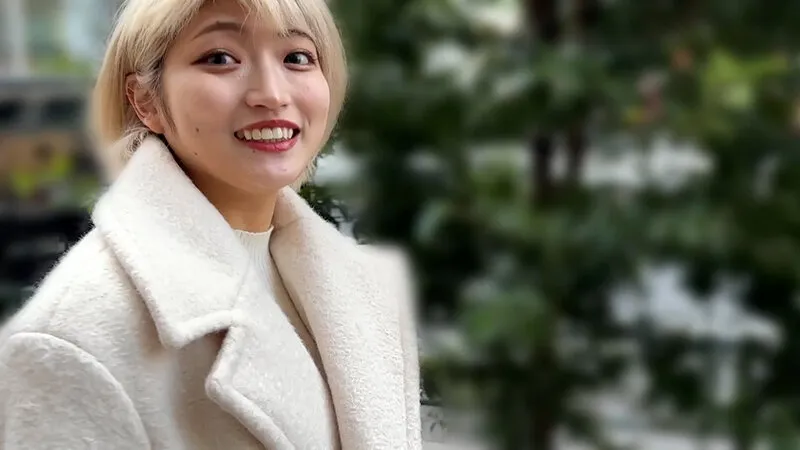 M男が街中で女性に声をかけてキスさせてもらう 美容部員 はるのちゃん サンプル画像 2