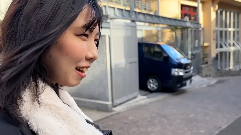 M男が街中で女性に声をかけてワキを舐めさせて貰う 食品工場事務員 みりなちゃん サンプル画像 1