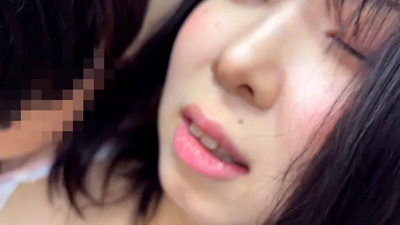 M男が街中で女性に声をかけてワキを舐めさせて貰う 食品工場事務員 みりなちゃん サンプル画像 13