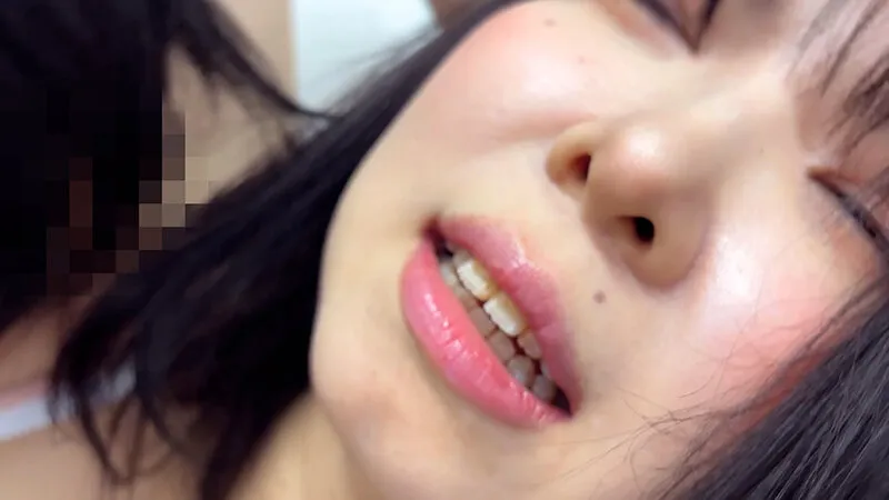 M男が街中で女性に声をかけてワキを舐めさせて貰う 食品工場事務員 みりなちゃん サンプル画像 14