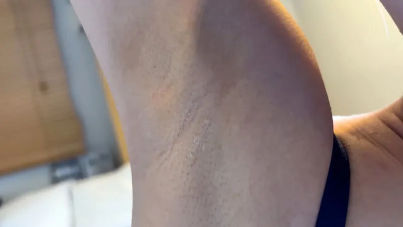 M男が街中で女性に声をかけてワキを舐めさせて貰う 交渉上手な黒髪ギャル かなちゃん サンプル画像 7