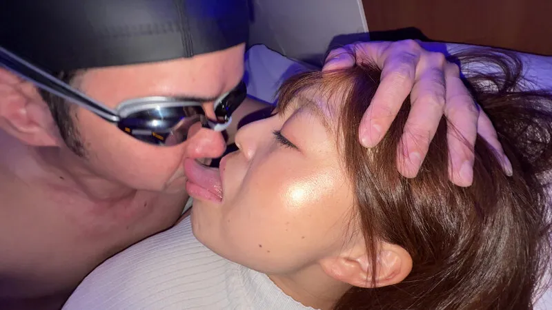 【個人撮影】赤城穂波の超長舌ディープキス＆ツバ鼻吸い サンプル画像 19