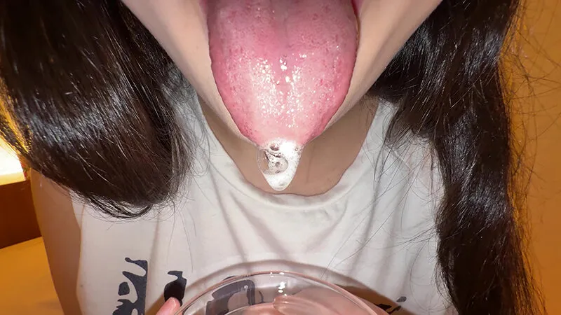 【個人撮影】横山夏希の舌ブラシで「汚舌苔」採取 サンプル画像 16