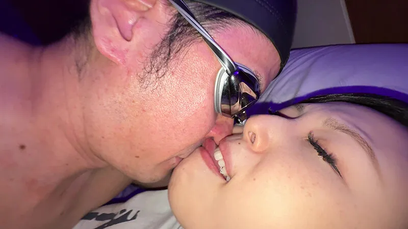 【個人撮影】横山夏希の肉厚舌ディープキス＆ツバ鼻吸い サンプル画像 12