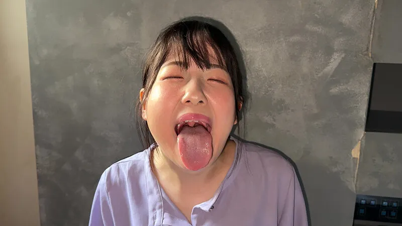 【個人撮影】谷田かりなの舌ブラシで「汚舌苔」採取 サンプル画像 3