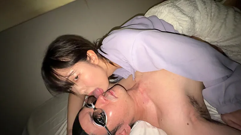 【個人撮影】谷田かりなの自撮り顔舐め＆ニオイ嗅がせ サンプル画像 12