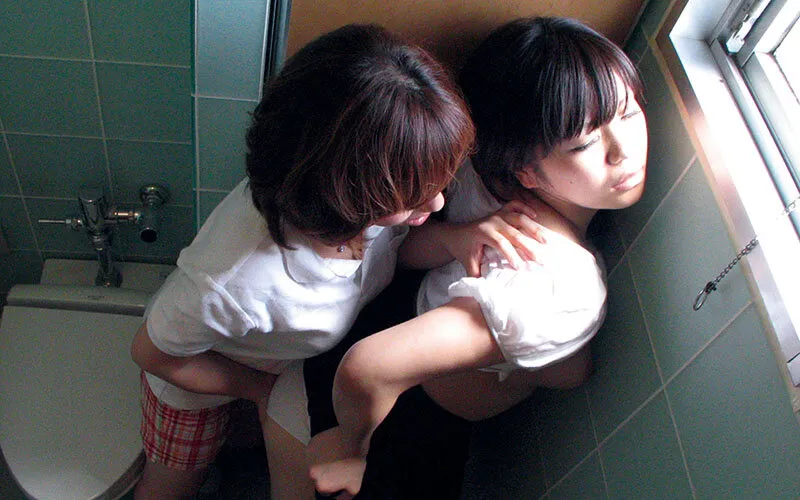 もしも、突然レズビアンに襲われちゃったら…！？ サンプル画像 13