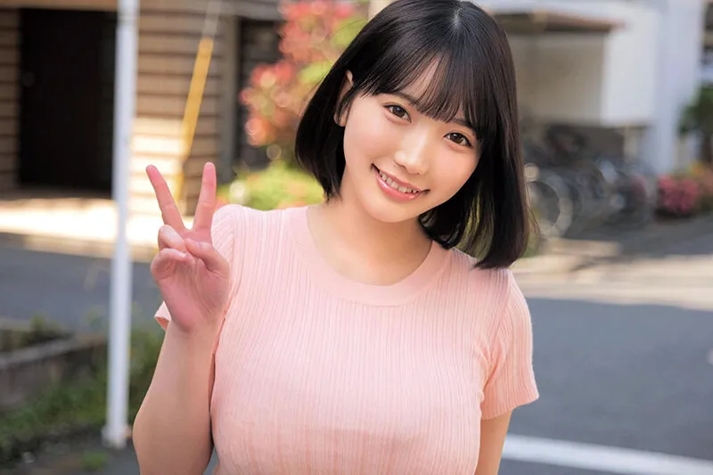 素人女子大生限定！パンティ素股でカチカチち●ぽがアソコに擦れて赤面発情！クロッチは恥ずかし汁まみれ！そのまま生で擦り合わせて、ヌルヌルワレメに結局つるんっと入って生中出し！！ウブなハニカミ娘編 りむ ちはる サンプル画像 1