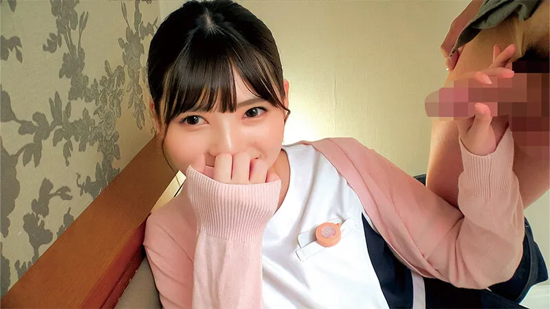 とっても優しい天使みたいなナースさんに包茎インポ童貞3重苦男子のオナニーの介抱してもらいました！！かわいすぎる裸体にズル剥けフル勃起したち●ぽを白衣の奥にズブリ！金玉空になるまで何度も中に出しました！経験少なめ照れ屋ナース編 りこさん みなみさん サンプル画像 3