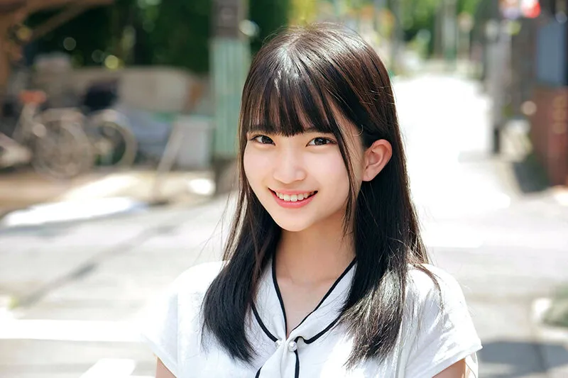 「卒業記念に残したいメモリアルヌードフォト」大学卒業間近の素人女子大生をナンパし、絶倫チ○ポ男と素肌密着撮影会で中出し検証！カチカチに反り返ったチ○ポがマ○コまで1cmに超接近して赤面発情！？そのまま中出し！！れい ひなの サンプル画像 2