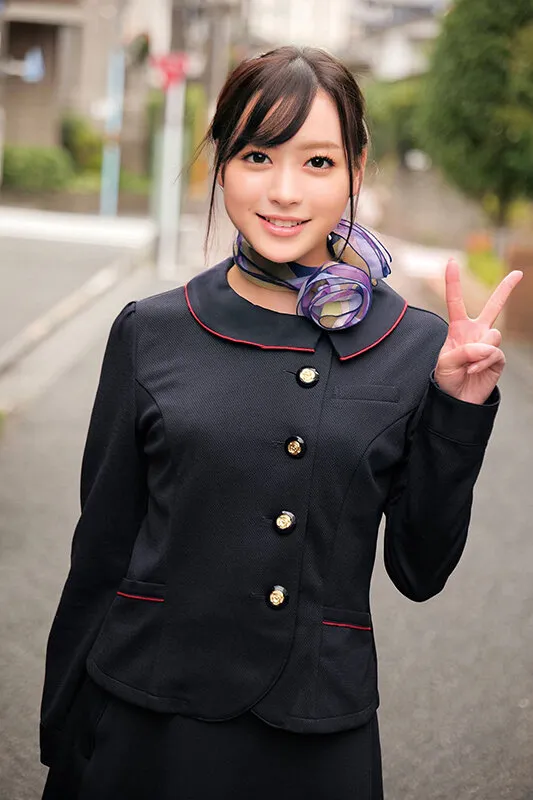 一流百貨店に勤務する清楚で品格漂う美容部員さんが童貞君とくちSEX！キス未経験男子に唇が素敵なキス好き女子がDキス、舌吸い、舌挿入、舌激ピストン！顔中よだれまみれで恍惚絶頂！下のお口も濡れ濡れになってま●こでも生中童貞筆おろし！！あゆみさん まゆみさん サンプル画像 2