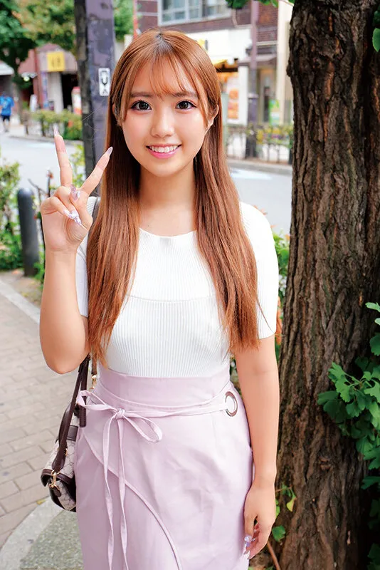 責め経験ほぼゼロ//超うぶ素人娘がM男くんと密室2人きりww「ほら精子出しなよ///でも勝手に出しちゃダメぇ～」敏感すぎるM男に大発情＆ドS痴女覚醒！？乳首舐め手コキ、顔騎、足コキ、罵倒で小悪魔寸止め//暴発しちゃうMチンに跨り杭打ち騎乗位で… さくらちゃん みとちゃん サンプル画像 2