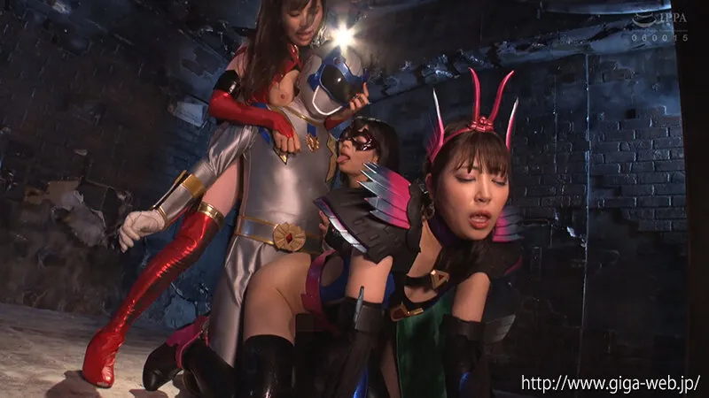 悪女連合 ヒーロー骨抜き陥落 純情戦士ワイルドシルバーを襲う三悪女の淫撃 サンプル画像 20