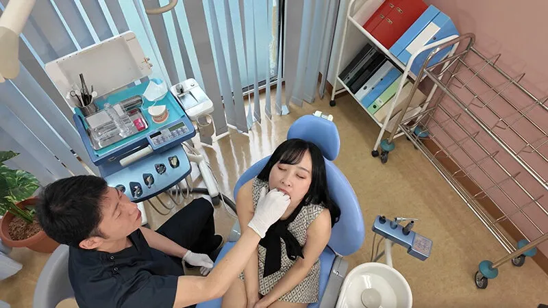 お口の中をじっくり見せてくれませんか？～保育士ゆのさん～ 朝比ゆの サンプル画像 2