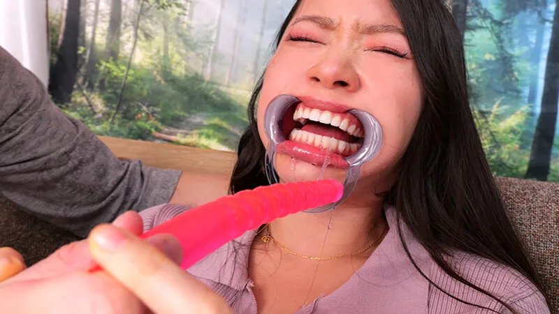 ～喉奥姦通～ イラマチオ 浜辺栞帆 サンプル画像 3