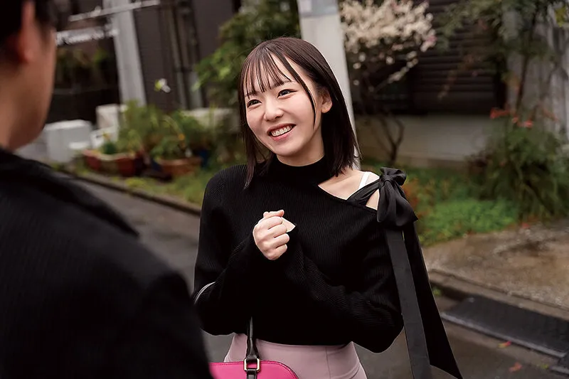 十年ぶりに再会した清楚だった同級生は色気漂う淫乱女に変貌していた！ 西元めいさ サンプル画像 3