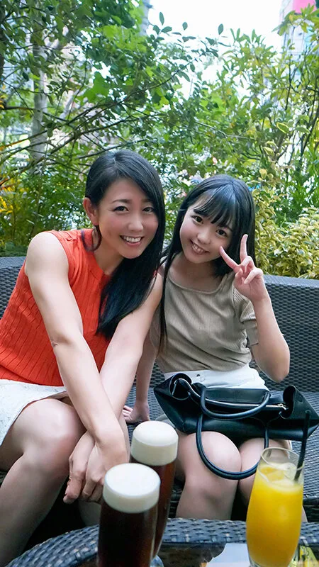 家族の絆は固かった！？「お父さんには言わないで」とか言いながら、娘の前でもお構いなし、欲求不満を拗らせた熟女母12名4時間4 サンプル画像 19