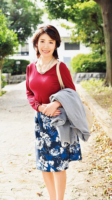 大人の為の逸品 美しき還暦熟女が魅せる 味わい深く濃厚なエロスシネマ 厳選映像六話収録240分2 サンプル画像 17