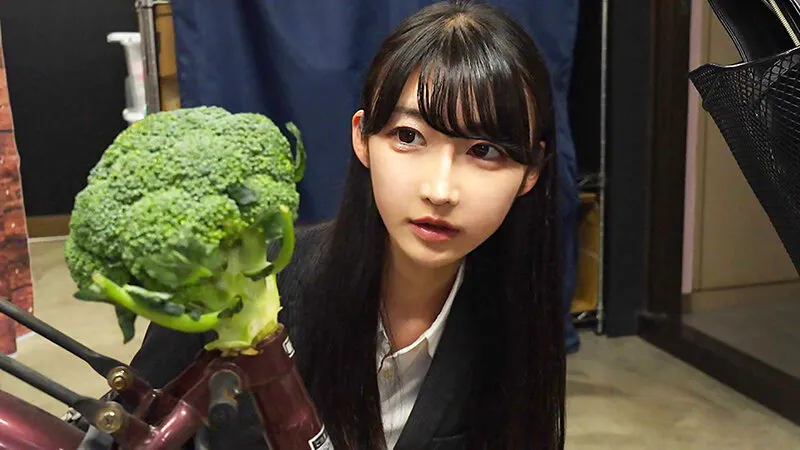 近所に住む美人なデカ尻OLの自転車サドルに悪戯 媚薬サドルと杭打ちピストンで欲情中出し3P（メスガキ35） 雪代美鳳 サンプル画像 1