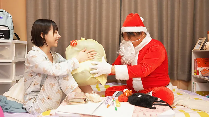 クリスマスに1人でお留守番している小さなみこちゃんへ…サンタさんから種付けプレゼント お留守番美少女みこ 小島みこ サンプル画像 1