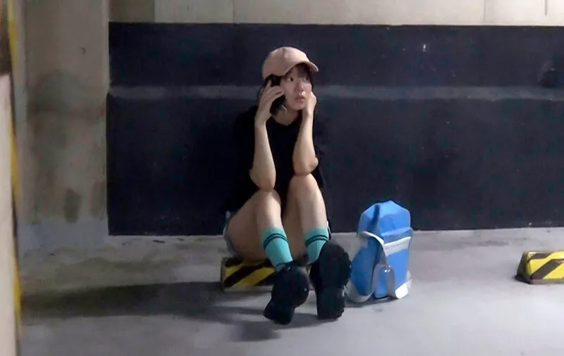 駐車場で見つけた無毛つるぺたニートチョロまん家出娘 赤名いと サンプル画像 1