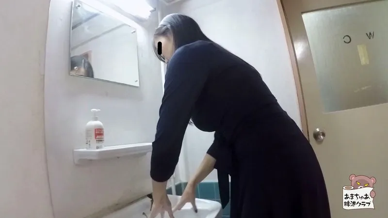 デカ糞女 追跡透明人間カメラ サンプル画像 13