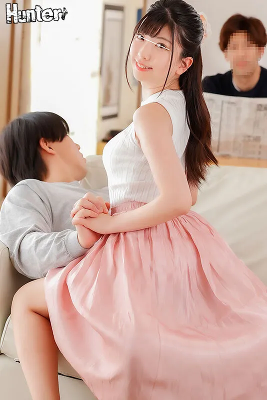 『あっダメ！激しく突いたらバレちゃう…』義妹が親の目の前でロングスカートの中でこっそり即ハメ連続イキ！4時間BEST サンプル画像 9