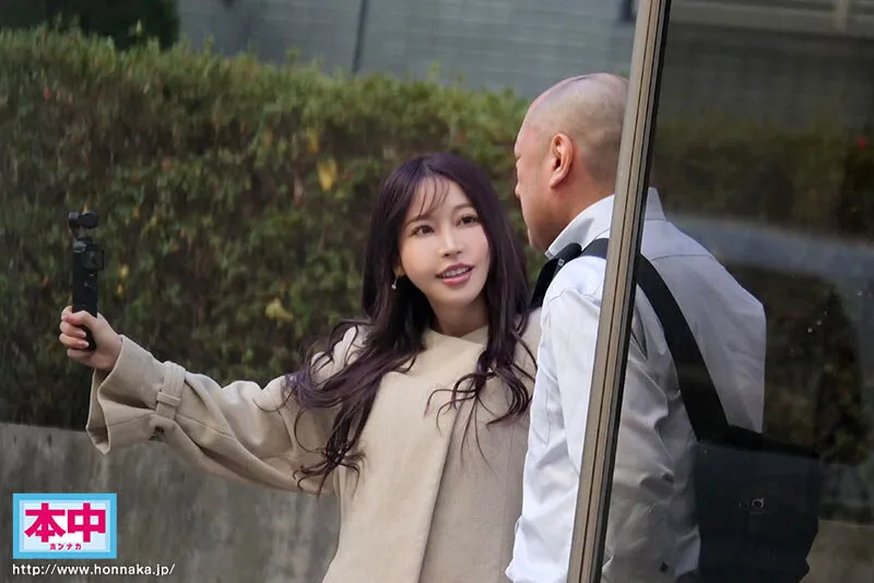 突撃！七瀬アリスが街角素人ナンパ！ねぇねぇそこのお兄さん、私のエロス本気フェラに10分耐えたら極上中出しソープできる最高の射精ゲームしませんか？ サンプル画像 1