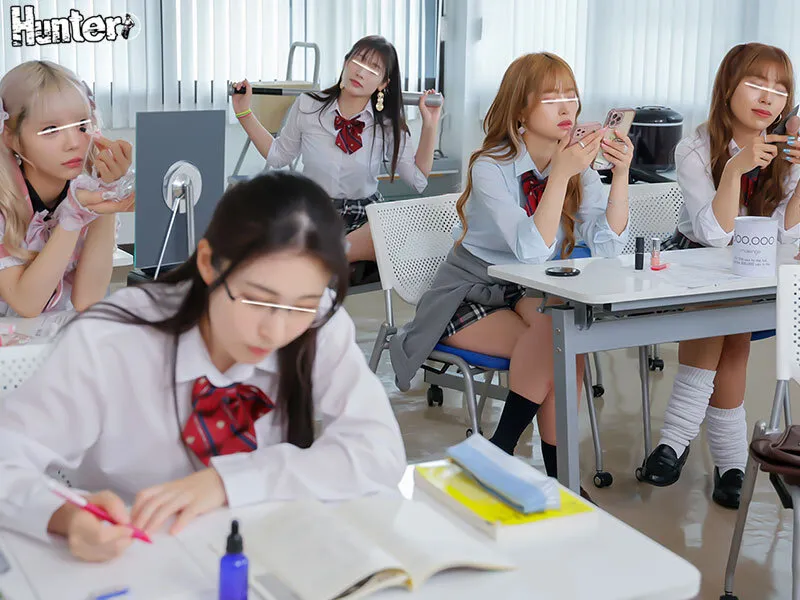 精子争奪ハーレム乱交！超問題児ヤリマンばかりで男はボク1人の特別補習室で童貞絶倫チ○ポいじりまくりの強●連続射精！ サンプル画像 2