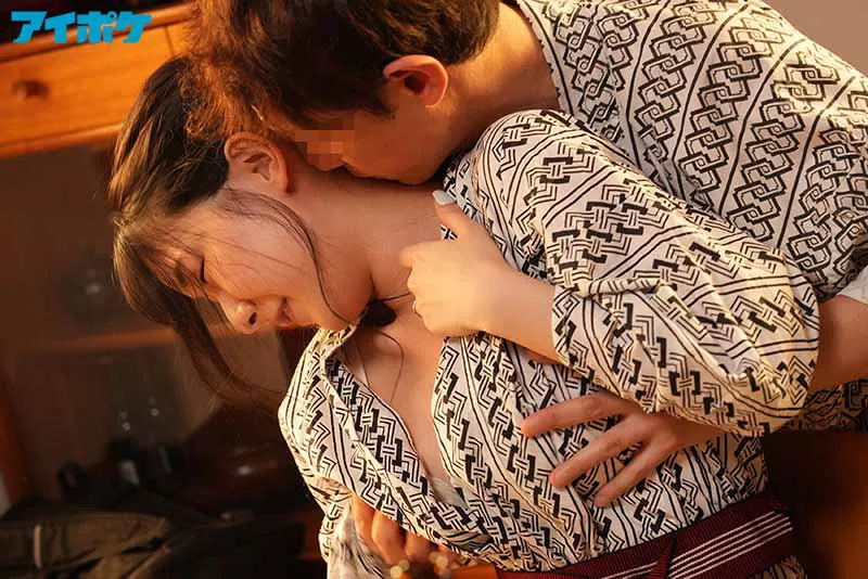 夫に言えない妻の秘密映像 慰安旅行でハメ外しNTR 愛する妻が会社の同僚と楽しそうに浮気SEX！！ 宮西ひかる サンプル画像 2