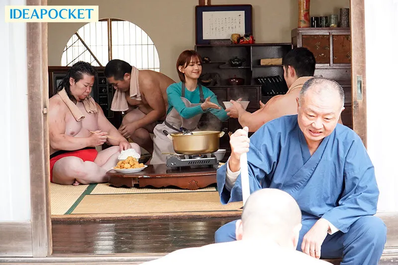 相撲部屋の美人女将が性欲旺盛な力士たちに圧迫種付けプレスされ続ける日常。 希島あいり サンプル画像 3