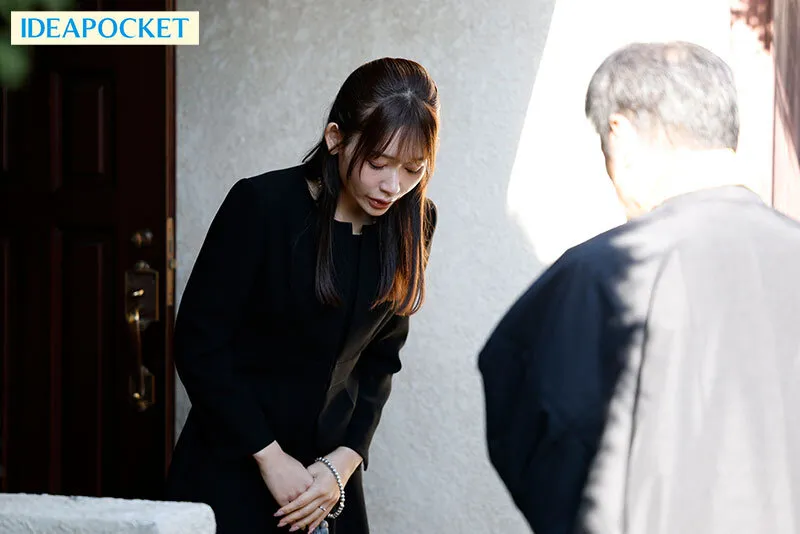 未亡人特有の背徳的色気に吸い寄せられ駄目だとわかっていても亡兄の愛妻に欲情した3回忌の夏 古川ほのか サンプル画像 8