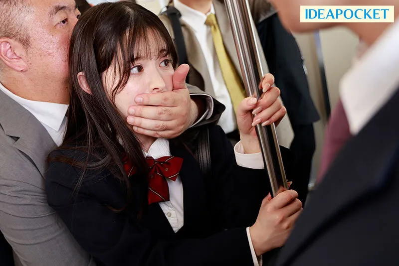 アイドル級に可愛い制服美少女は痴●され公然お漏らし絶頂する羞恥と快感にハマってしまう 山田鈴奈 サンプル画像 1